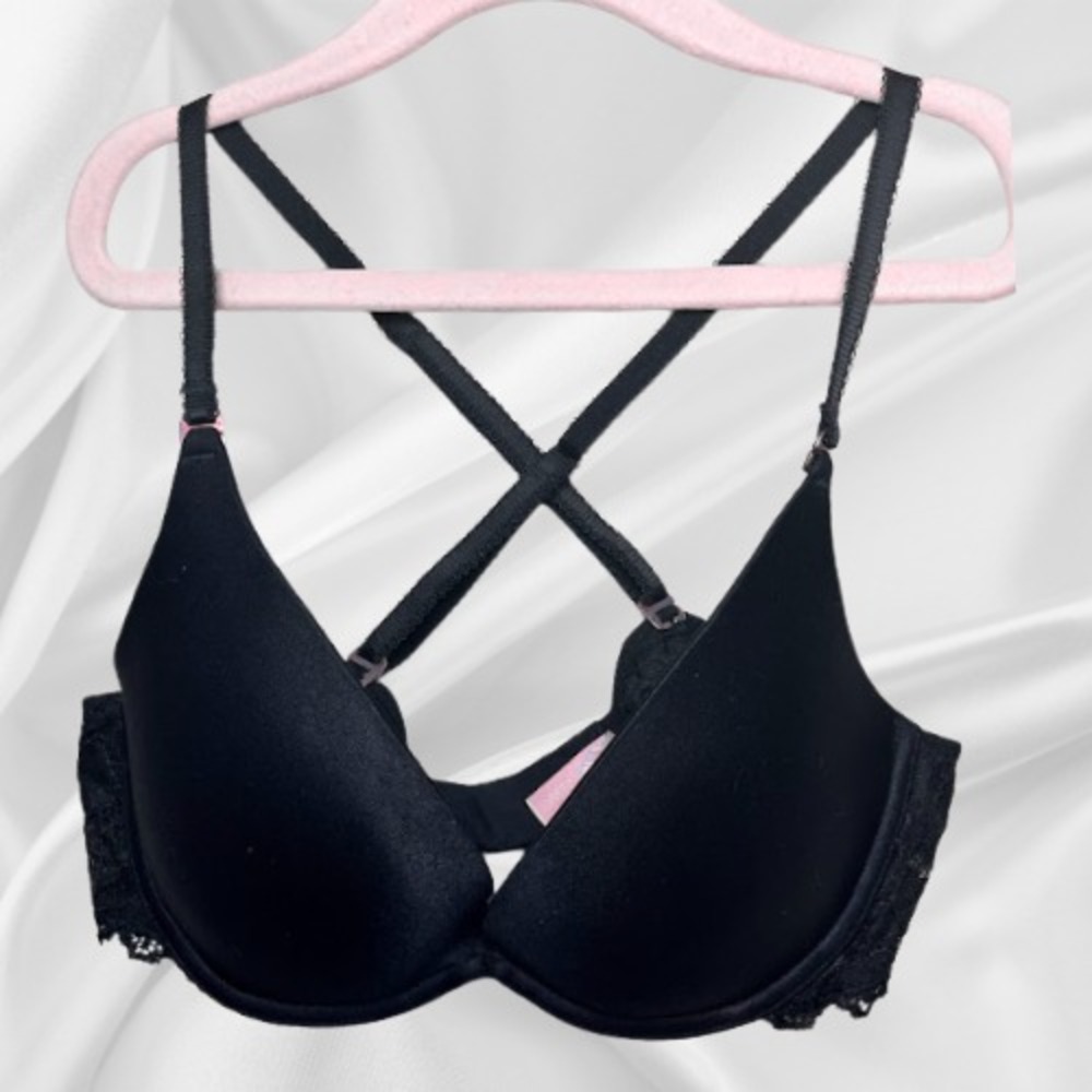 Vintage NWT Victoria's Secret Very Sexy Push Up Bra Black 34B Crossback Lace Y2K
